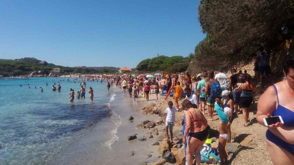 LA MADDALENA, L’INCREDIBILE VIA DELLA SOSTENIBILITÀ: IL PARCO PREMIA LE BARCHE A MOTORE RISPETTO ALLA VELA